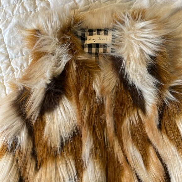 Lacey Lane Toddler's Faux Fur Vest. Super Cute. Very Good Condition. Size 2. - Picture 4 of 15